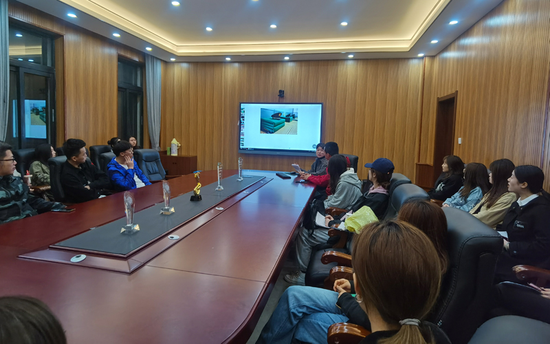 宣讲会现场3.jpg 宣讲会现场3.jpg