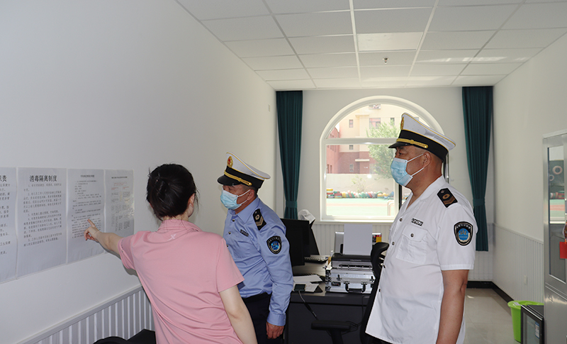 2.实地检查现场.jpg