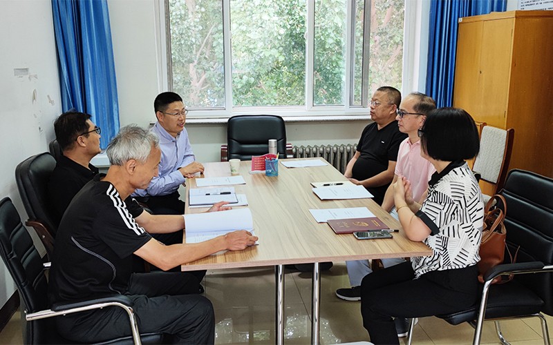 调研会现场.jpg 调研会现场.jpg