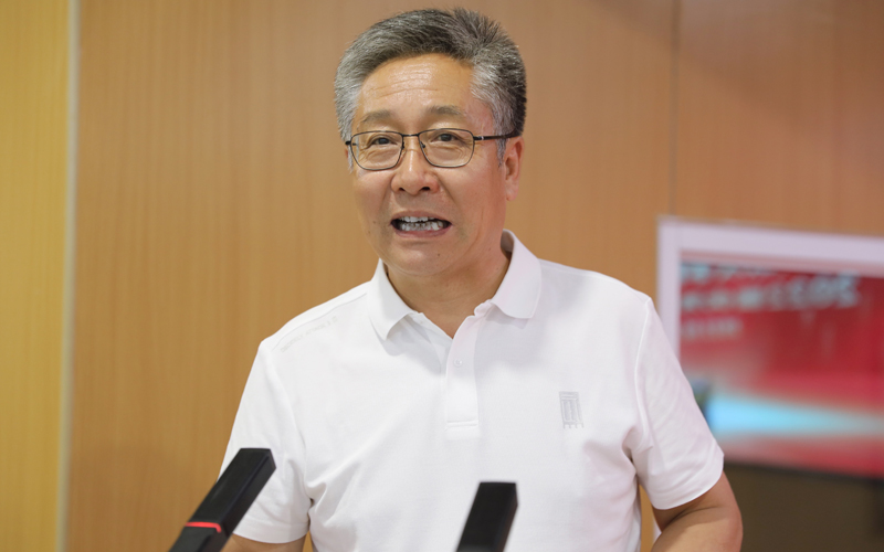 8.布仁巴图书记发表讲话.jpg