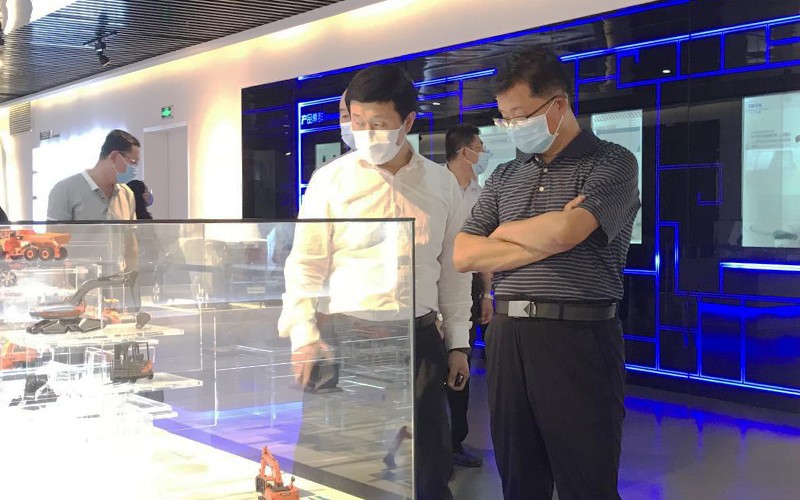 参观2.jpg