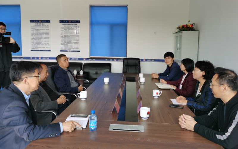 座谈会.jpg 座谈会.jpg