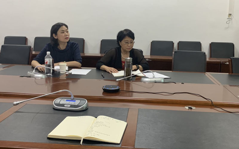 1校党委委员格根哈斯聆听讲座并讲话.jpeg