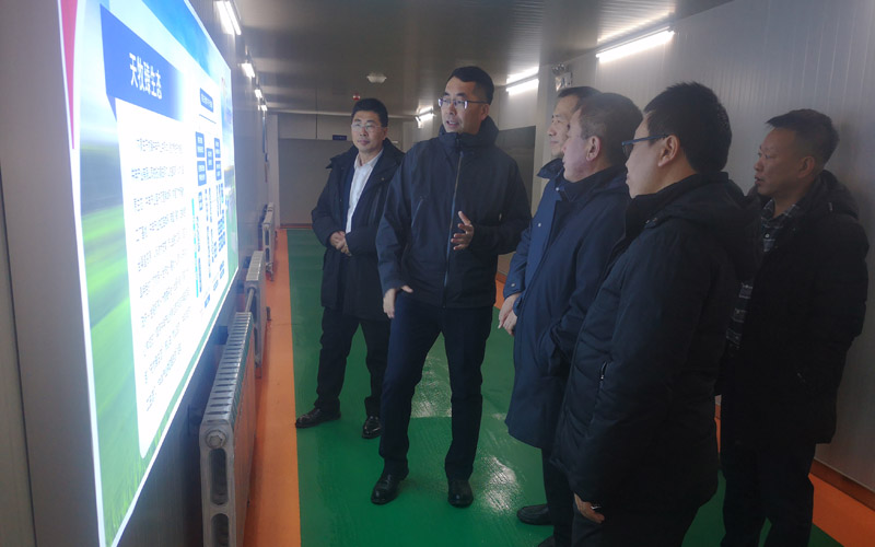参观企业生产基地.jpg 参观企业生产基地.jpg