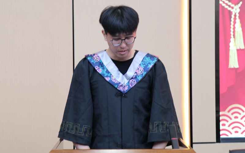 毕业生代表 张志宇发言.jpg 毕业生代表 张志宇发言.jpg