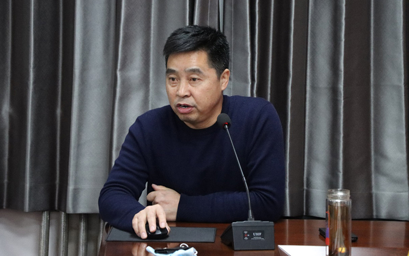 田宗会教授作讲座.jpg