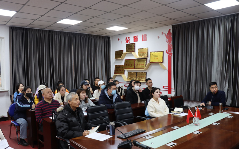 讲座现场2.jpg