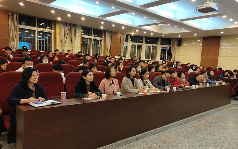 老师同学积极参与互动1.png
