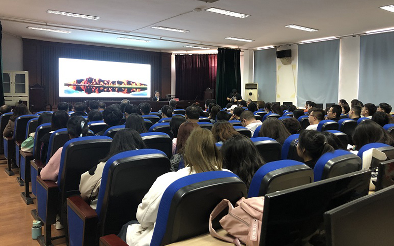 讲座现场.jpg