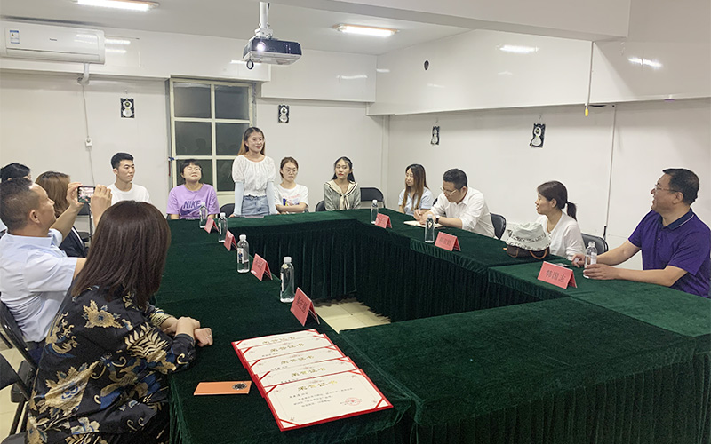 座谈交流现场3.jpg