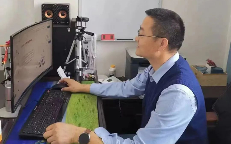 4.我院副院长王金双出席会议.jpg