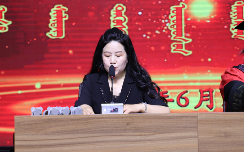 4赵伟晶副院长宣读《欧宝体育网址登陆入口
音乐欧宝娱乐官网入口
关于表彰2022届优秀毕业生的决定》.JPG