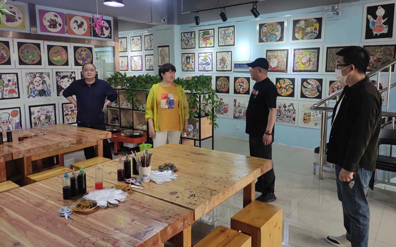 走访博艺美术培训学校.jpg 走访博艺美术培训学校.jpg