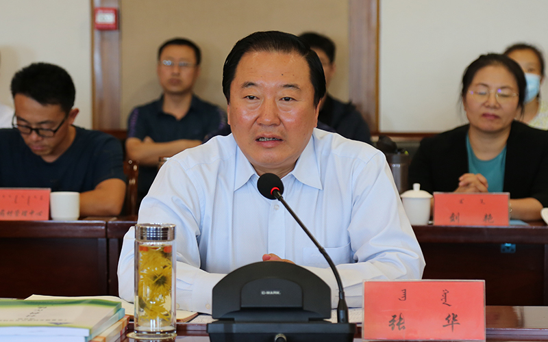 通辽市人大常委会副主任、奈曼旗委书记张华讲话.JPG 通辽市人大常委会副主任、奈曼旗委书记张华讲话.JPG