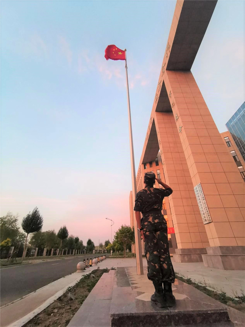 一等奖- 19法学文帅《兵心》.jpg