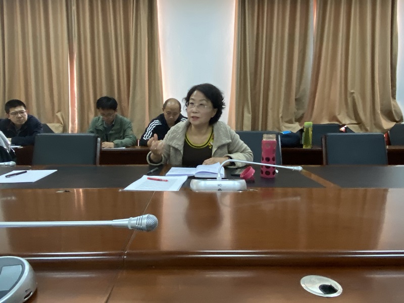 8娜仁图雅书记点评.jpg