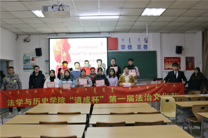 07活动合影.jpg