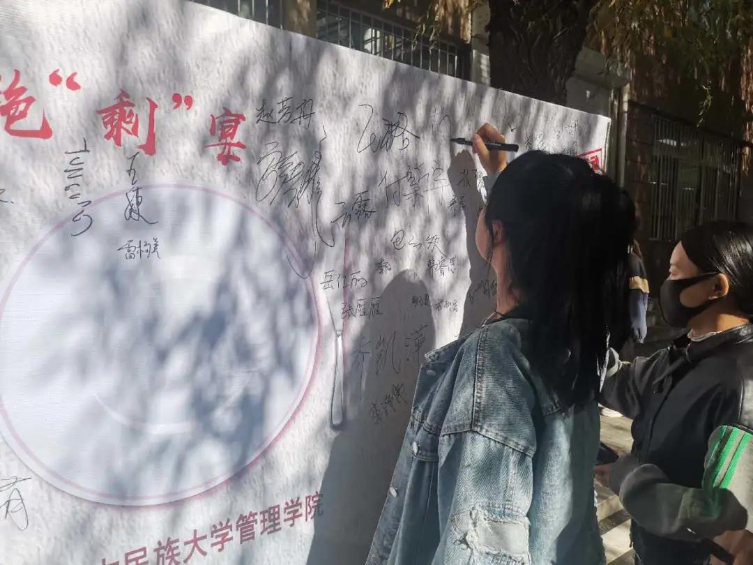 签名现场3.jpg