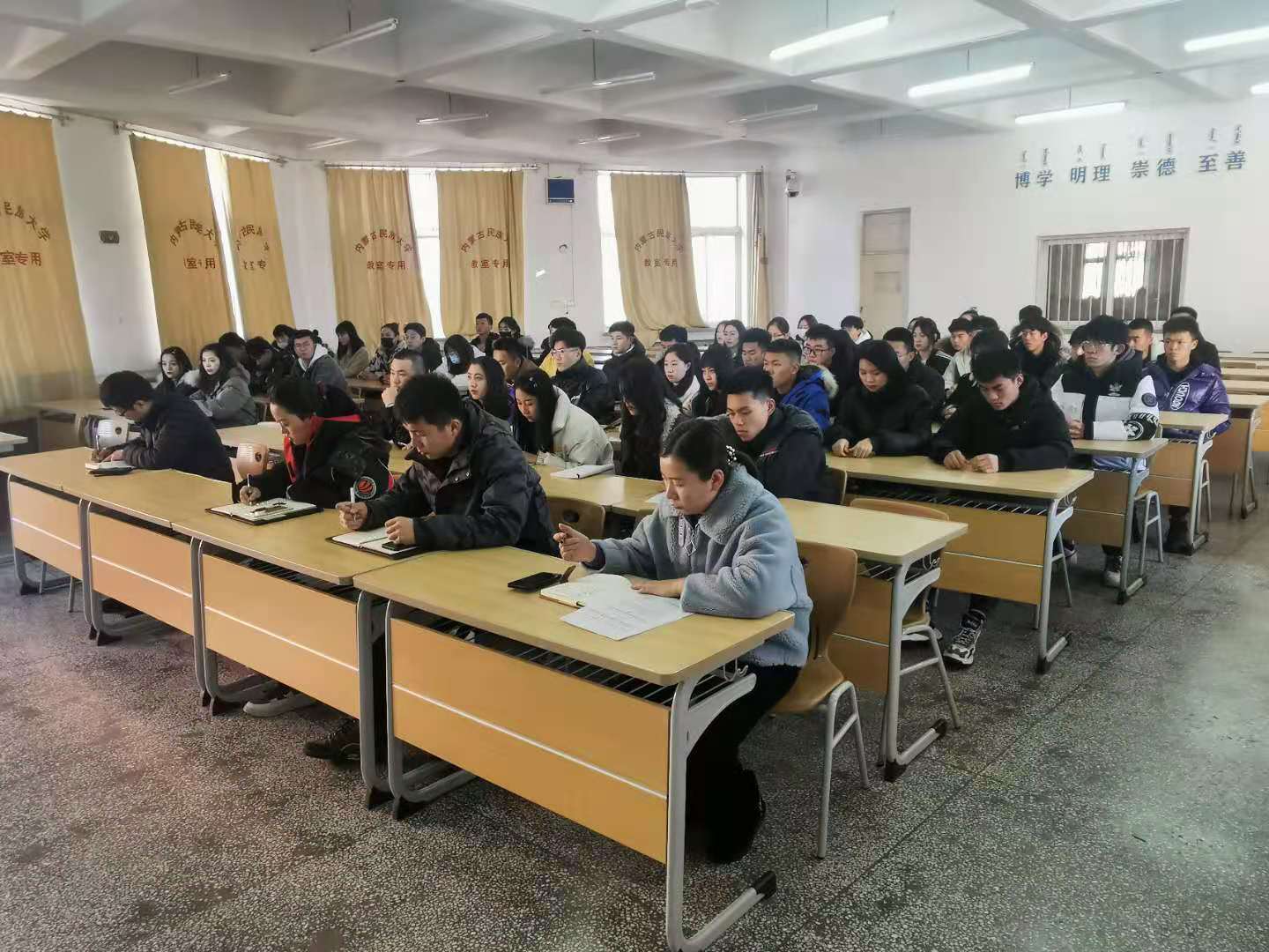 会议现场3.jpg