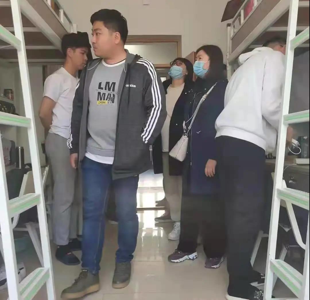 宿舍安全卫生大检查现场3.jpg