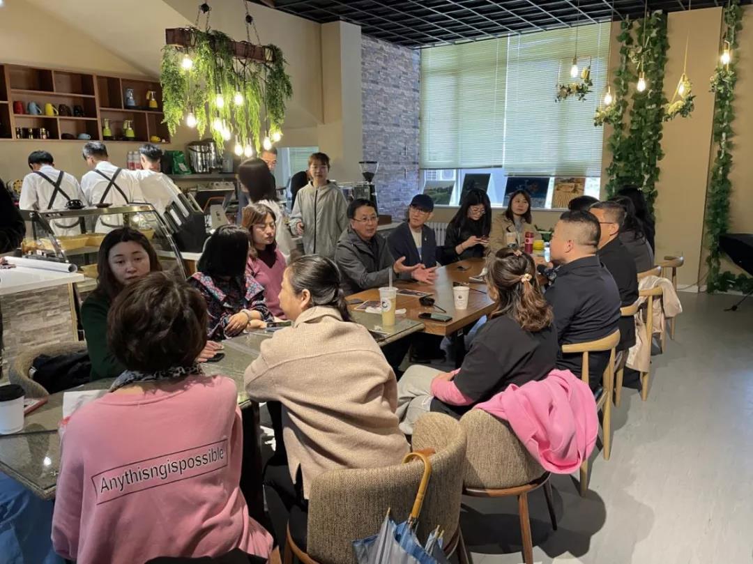 座谈会现场2.jpg