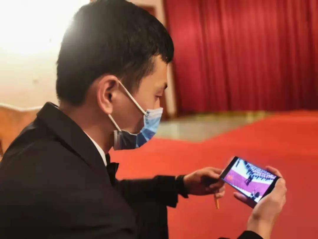 观看直播2.jpg