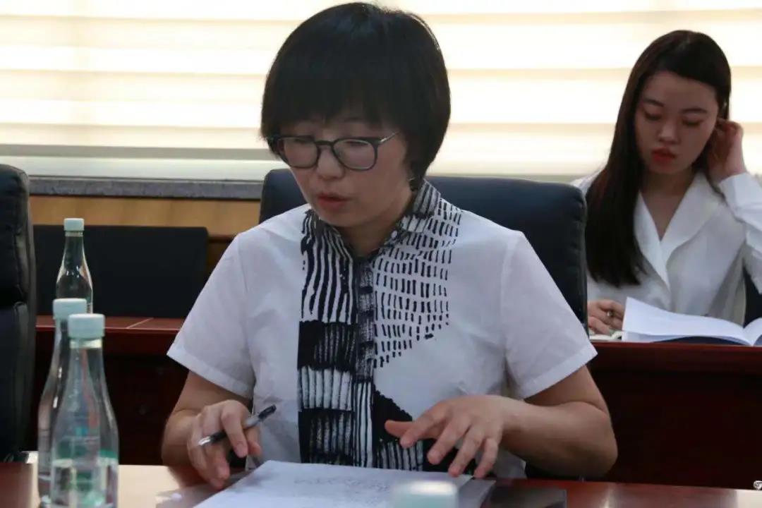各小组组长汇报讨论结果.jpg