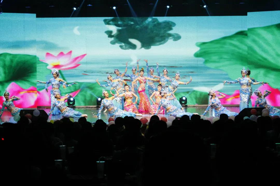 晚会现场.jpg