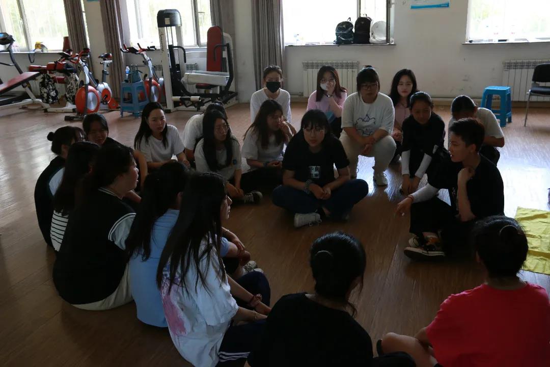 素质拓展训练活动现场1.jpg