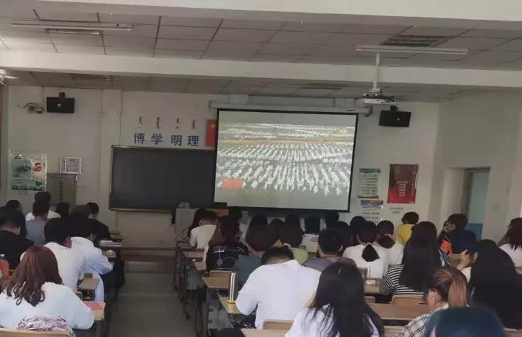 观看直播现场2.jpg