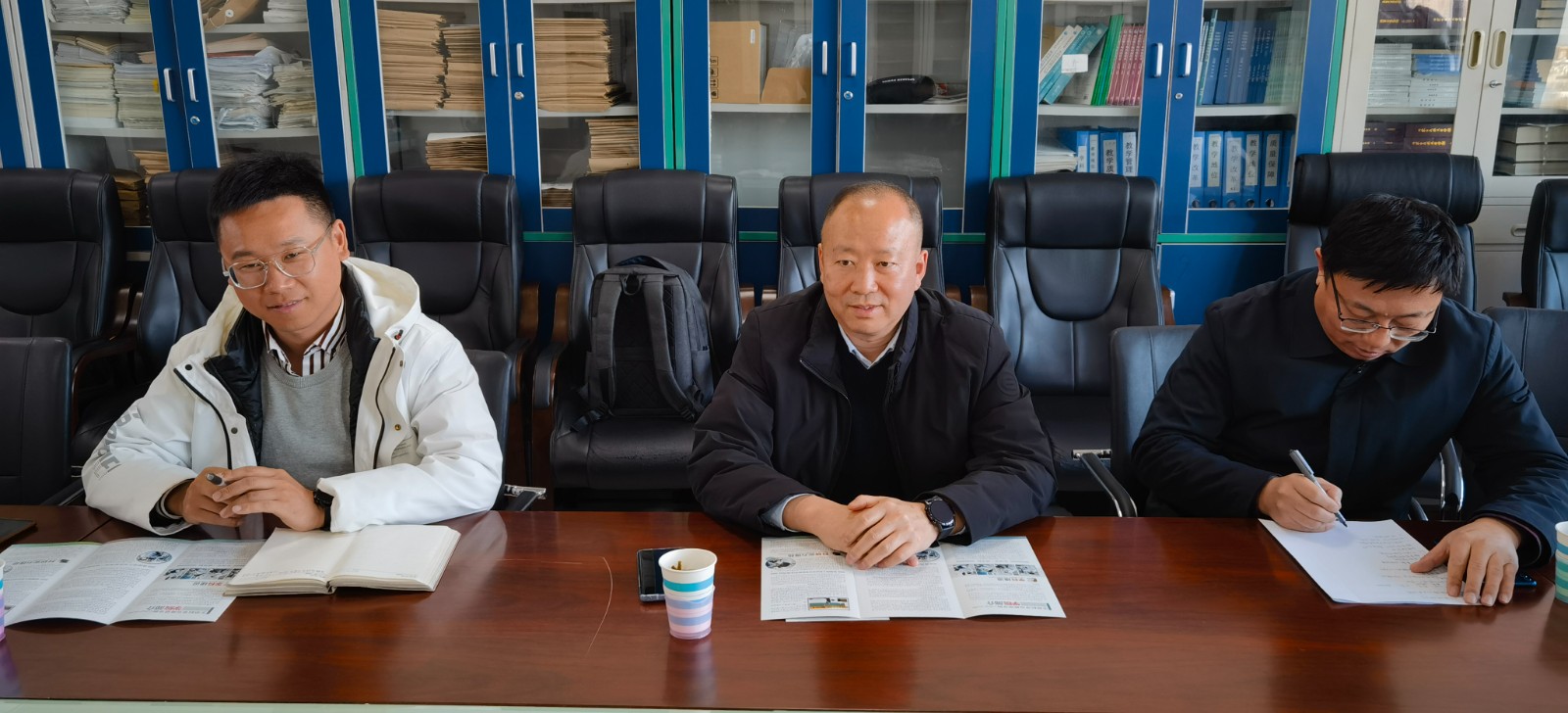 生命科学与食品欧宝娱乐官网入口
与汉峘教育会谈-5.jpg