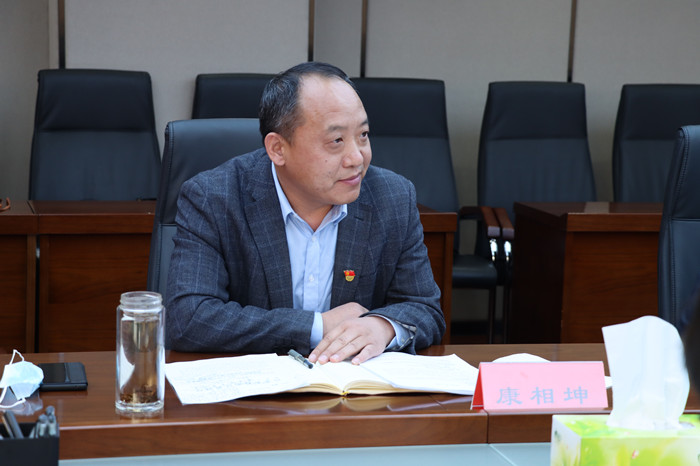 校党委宣传部副部长康相坤讲话_副本.jpg