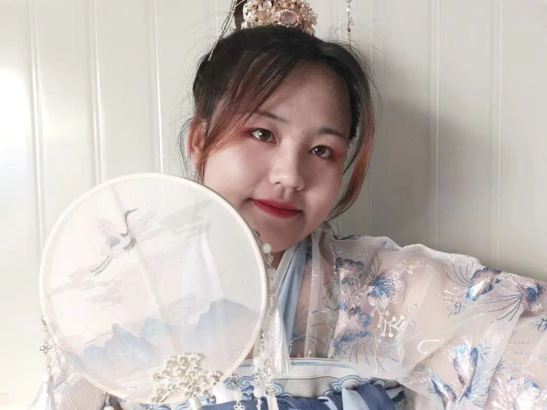 陪伴我的春夏秋冬 易洋洋.jpg